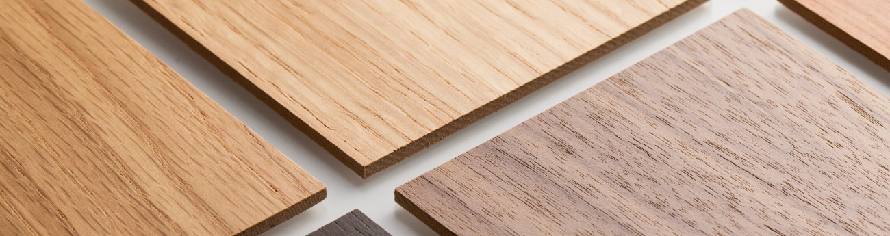 Decorative veneer panel for wall and furniture surface finishing